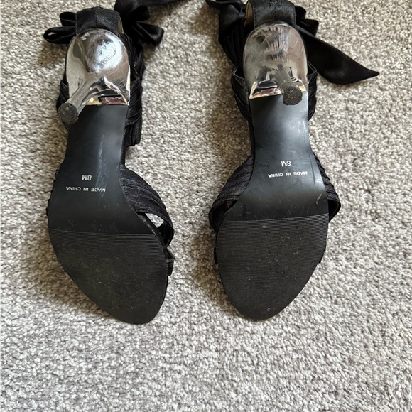 Le Chateau Elegant Black Bow Heels - Picture 8 of 9